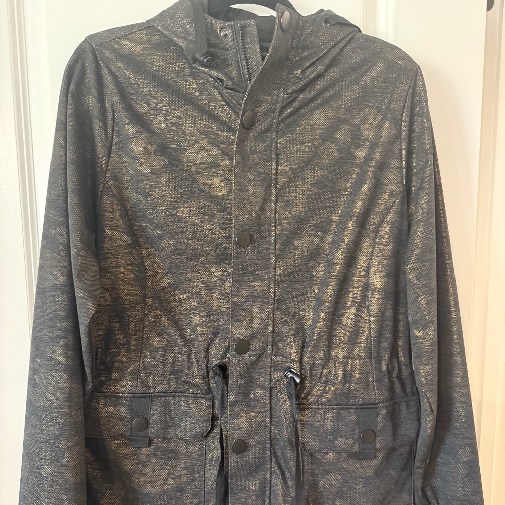 All In Motion Camo Wind & Rain Resistant Woman's Jacket Sz. Large